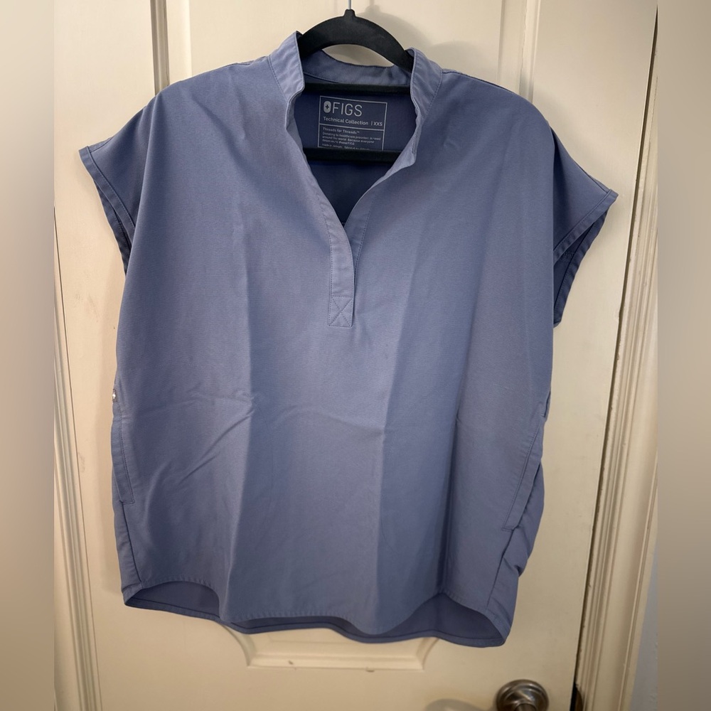 Women’s figs vapor blue Rafaela top XXS